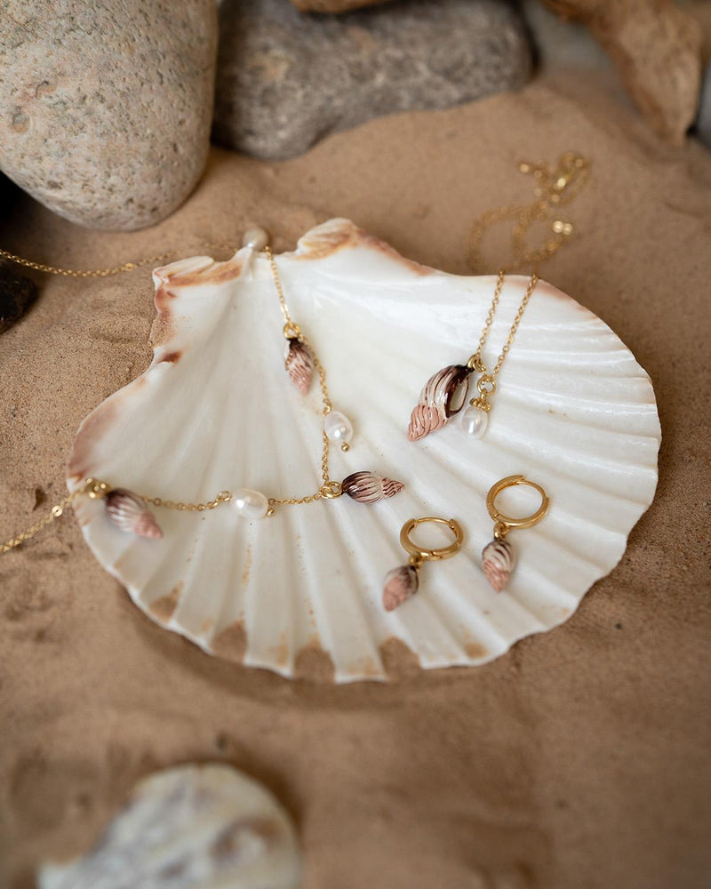 Spiral Shell and Pearl Worn Gold Short Necklace